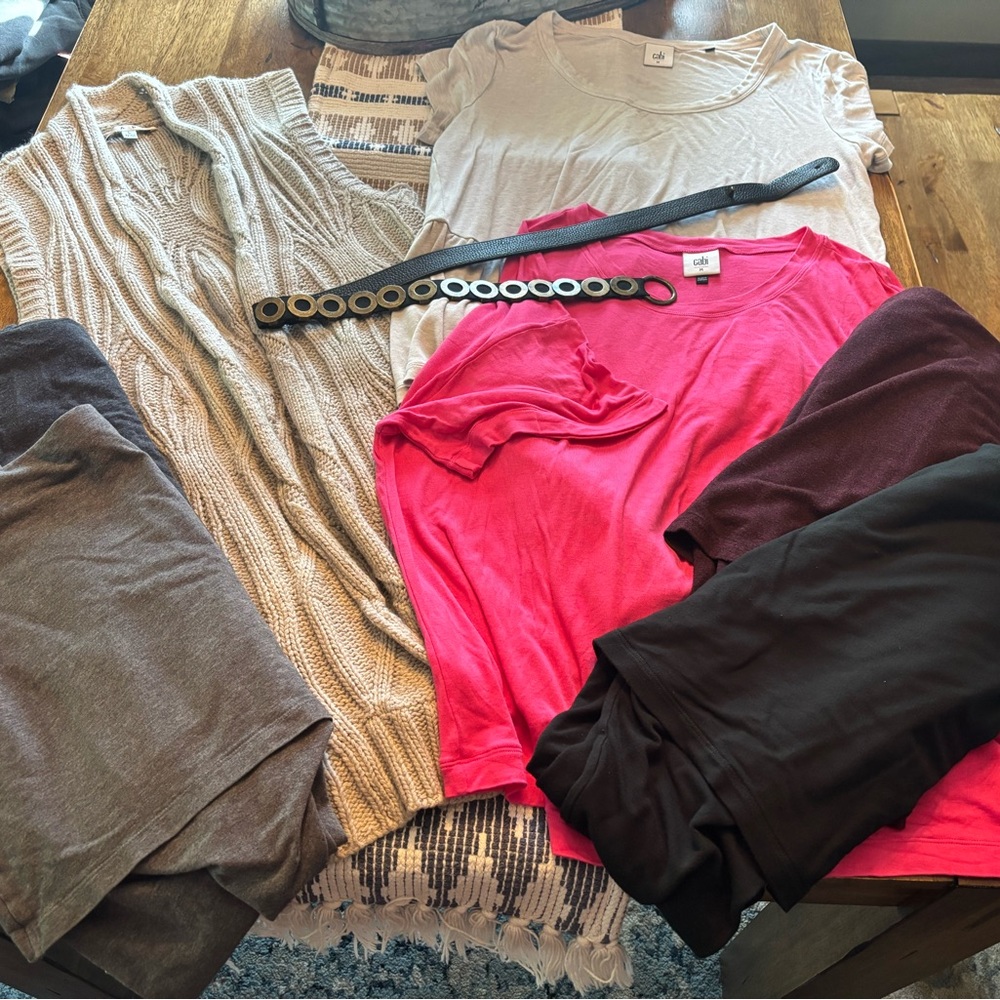 Cabi lot of 8: m’leggings, Hangout Tee, Relaxed Tee, Necco Belt, Deco Vest
